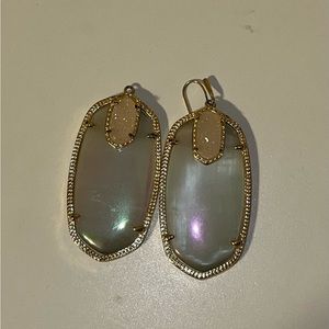 Kendra Scott Danielle Earrings with in Opaque with light pink crystal detail